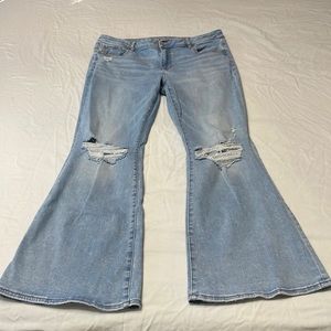 AMERICAN EAGLE RIPPED LOW-RISE FLARE JEANS